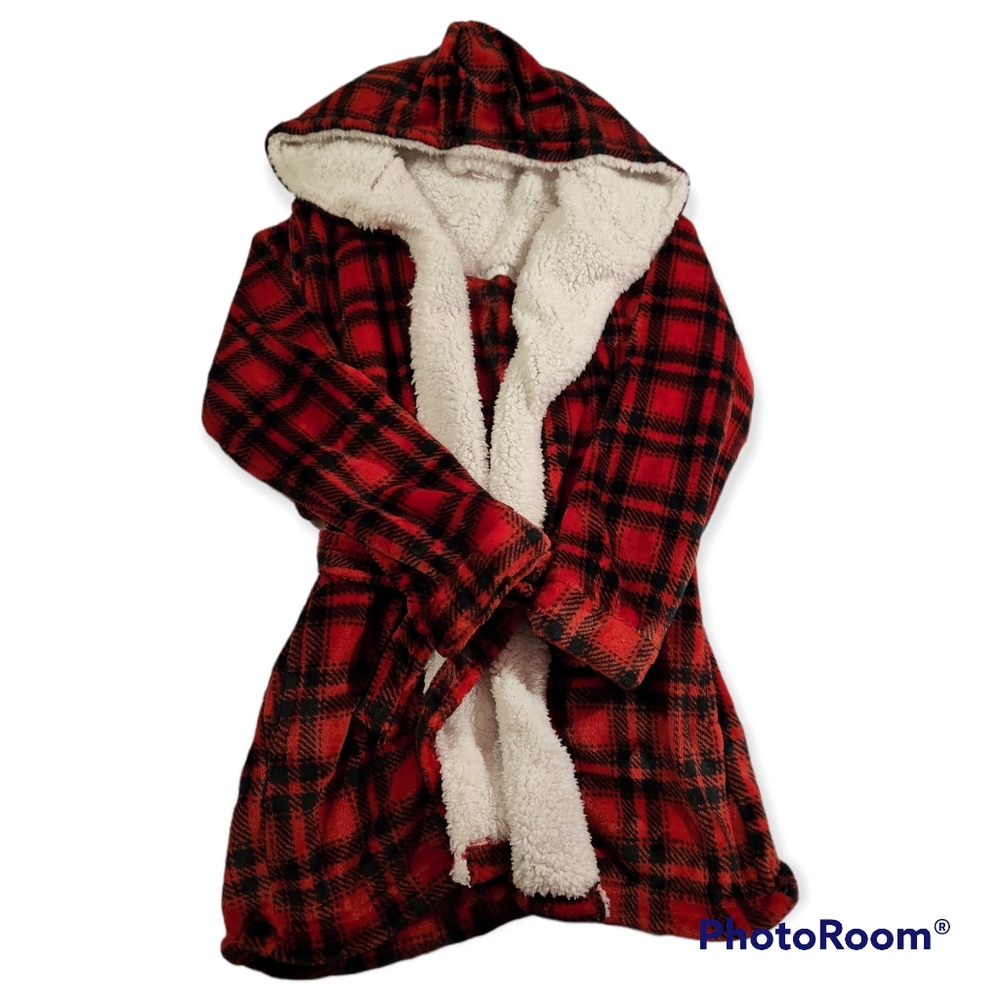 Colsie Plaid Fuzzy Robe